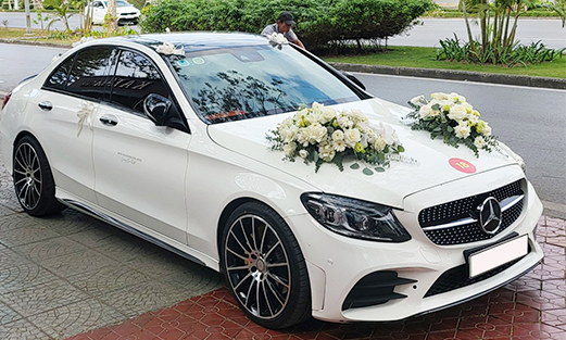 Xe cưới 4 chỗ - Mercedes C300 AMG